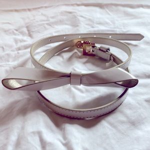 Lily Pulitzer white patent leather belt with bow